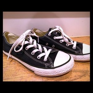 Kids converse size 2.5